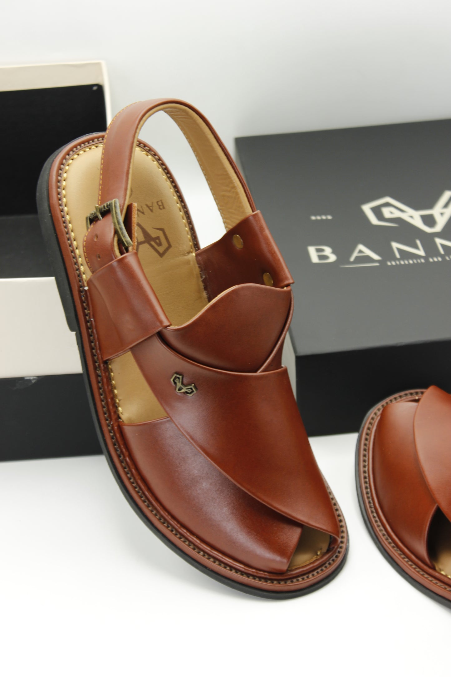 Luxuy Round Shape Red Maroon Peshawari Chappal