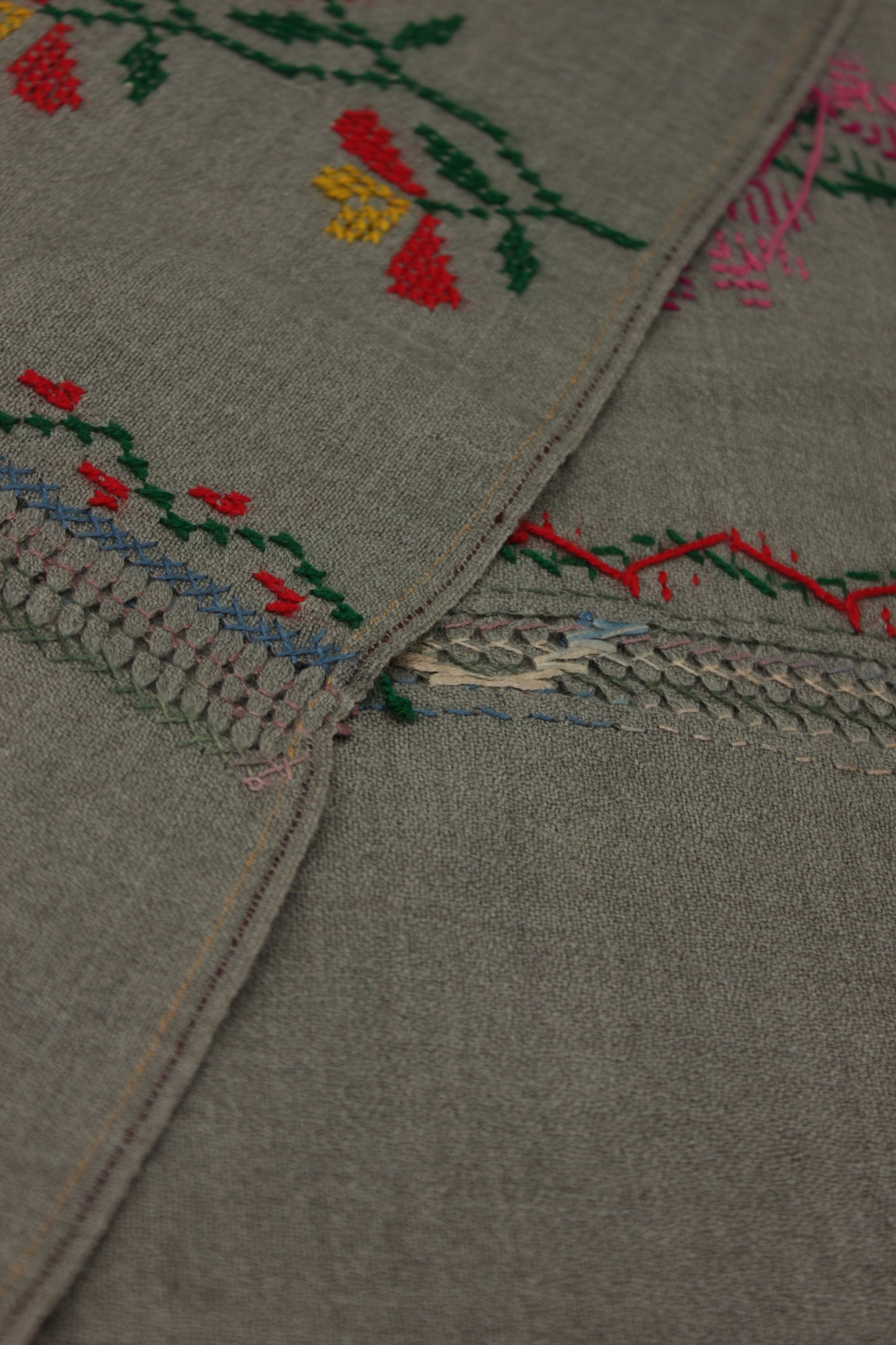 PREMIUM QUALITY LIGHT GRAY HAND  EMBROIDERY WOOLEN SHAWL FOR WOMEN