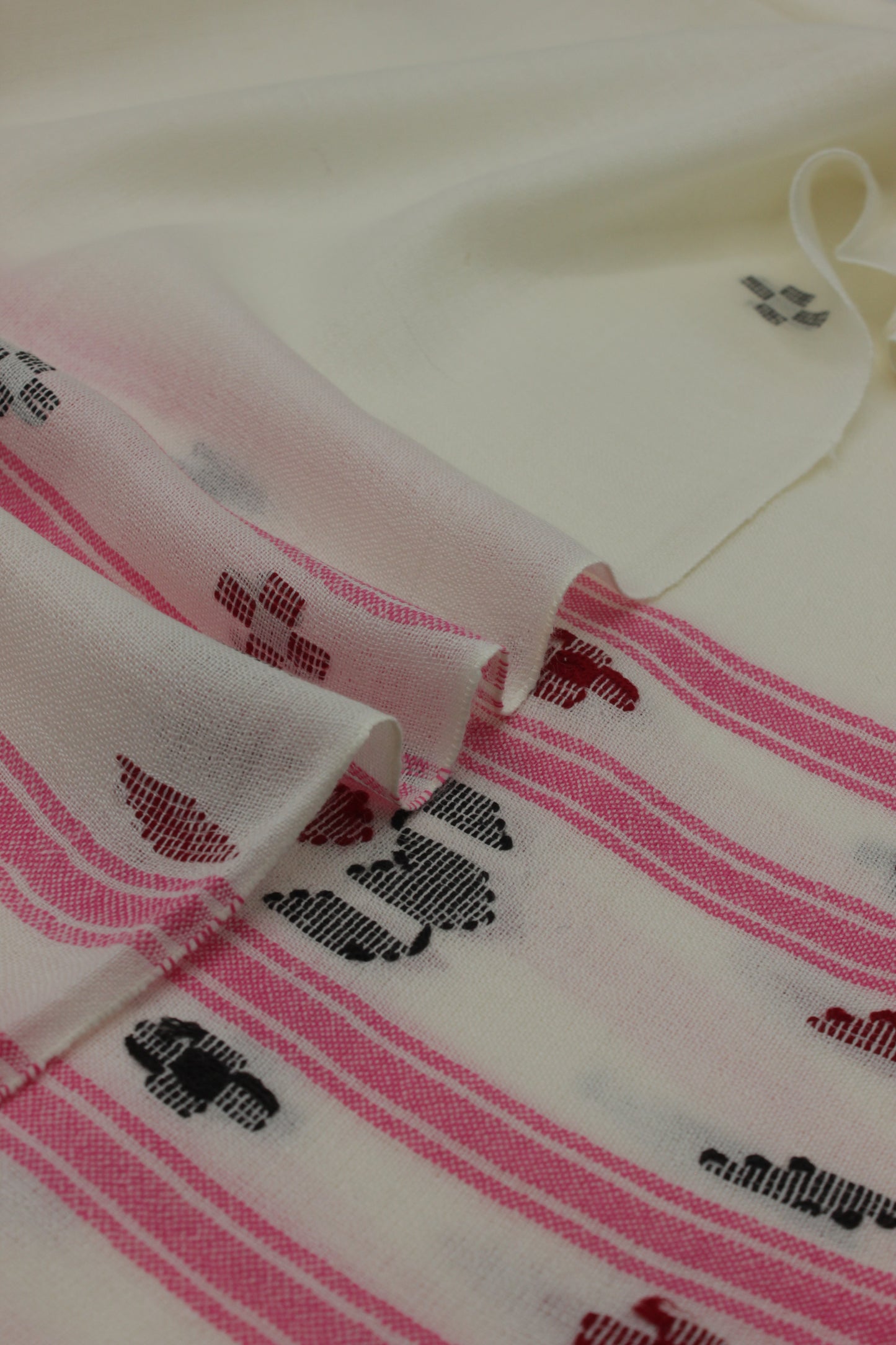 PREMIUM QUALITY OFF WHITE  MULTI COLOR WOOLEN SHAWL FOR WOMEN