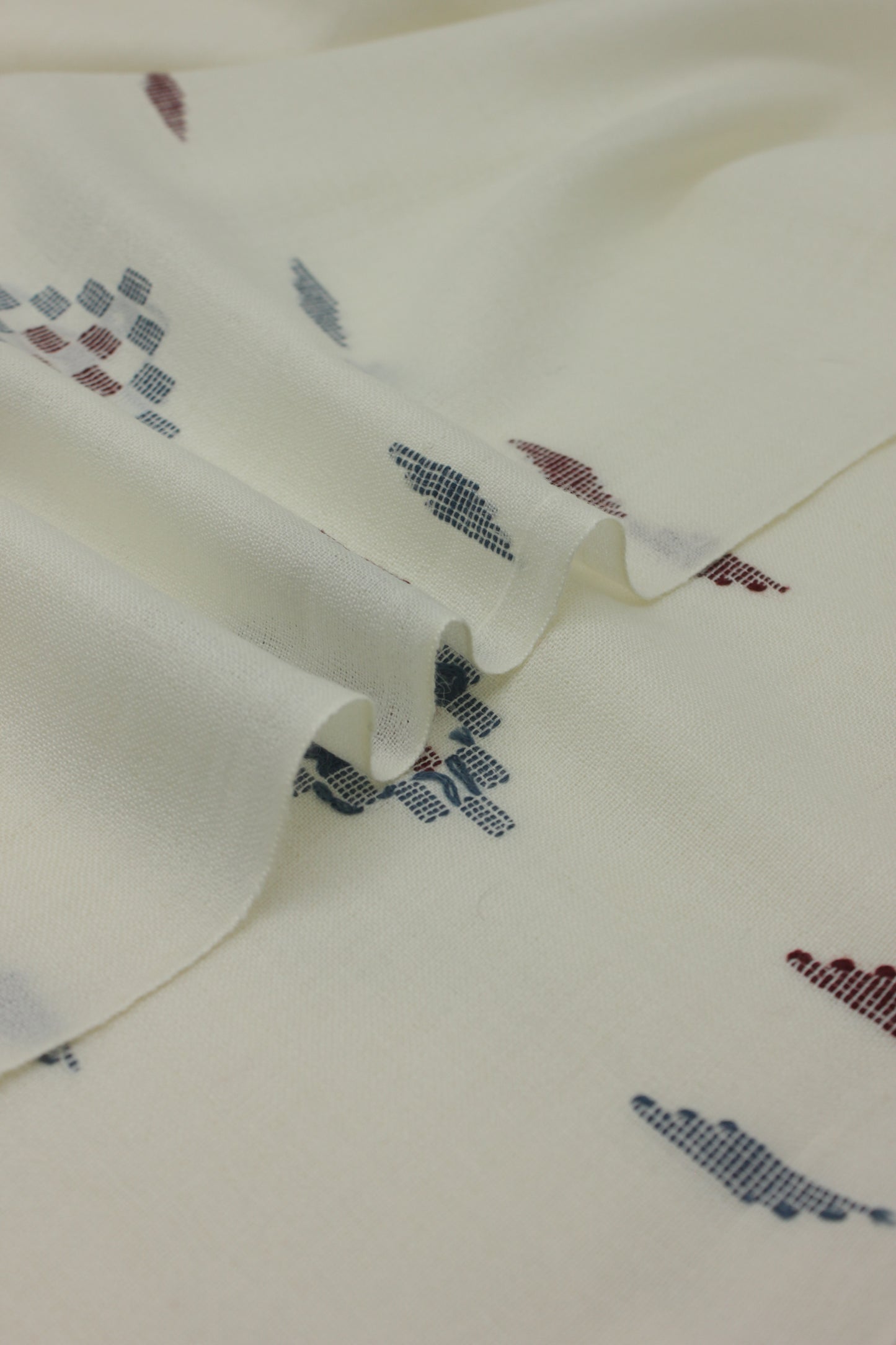 PREMIUM QUALITY OFF WHITE WOOLEN SHAWL FOR WOMEN