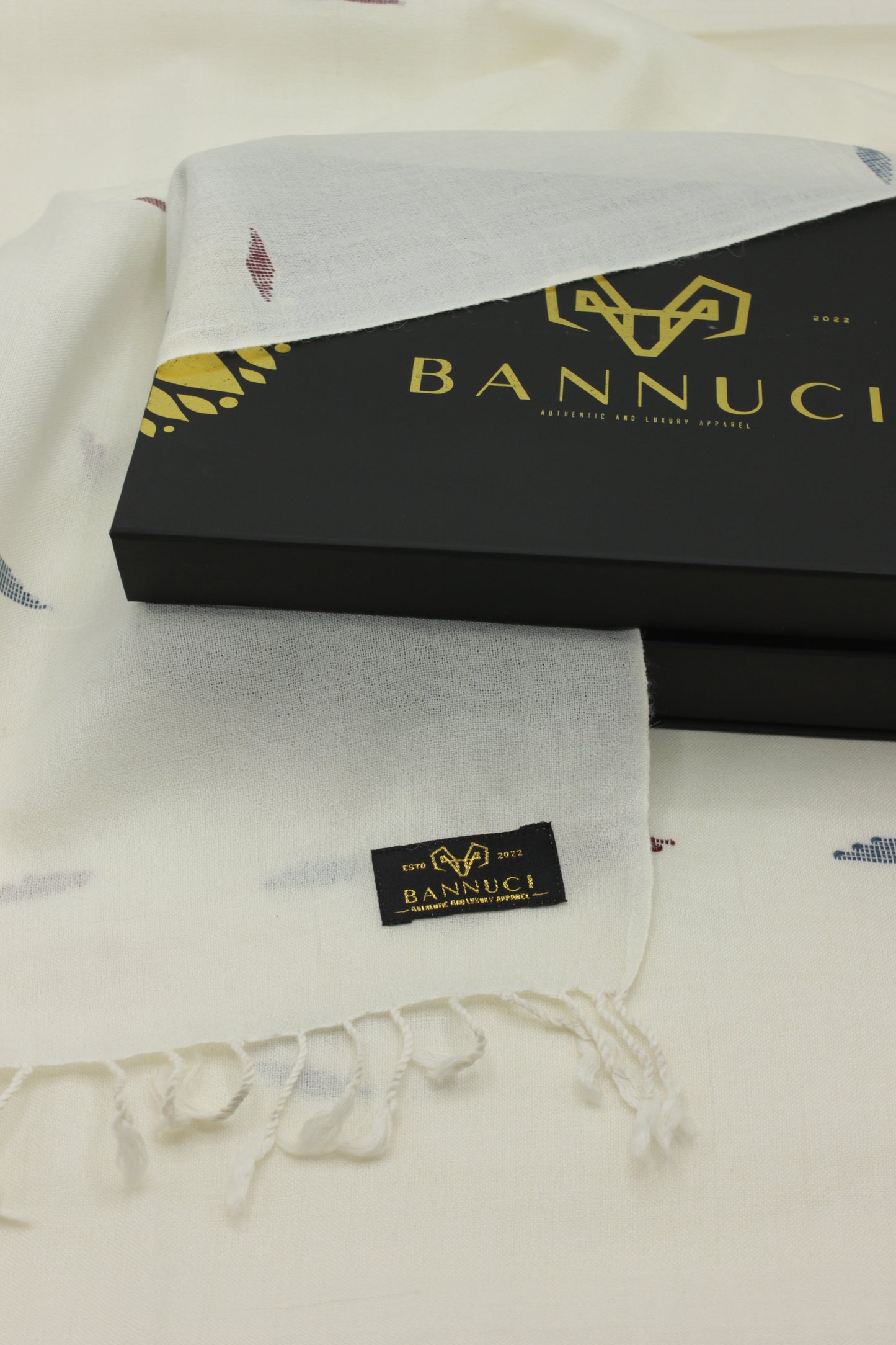 PREMIUM QUALITY OFF WHITE WOOLEN SHAWL FOR WOMEN