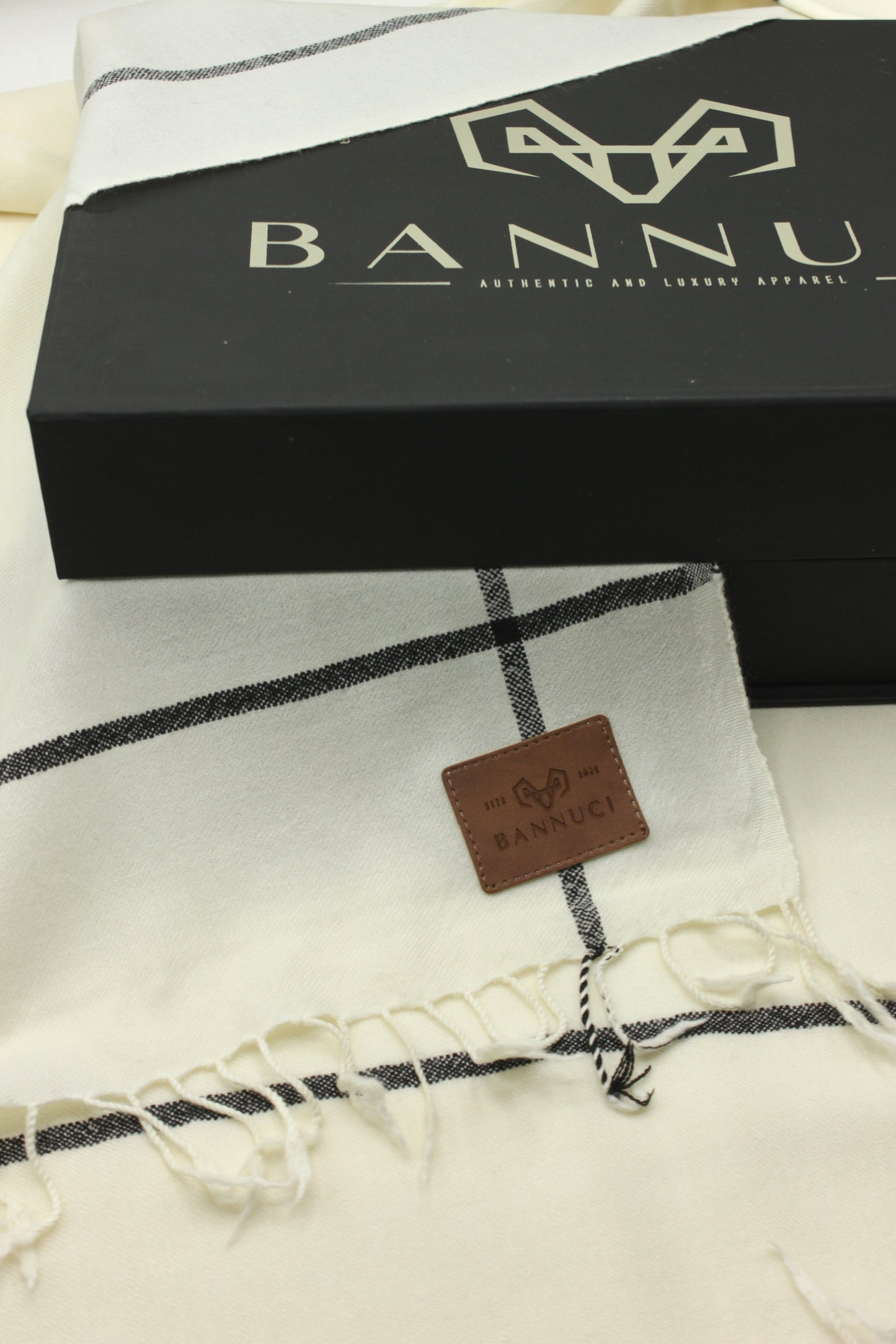 Premium Quality Off White Black Border Pure Woolen Shawl By Bannuci